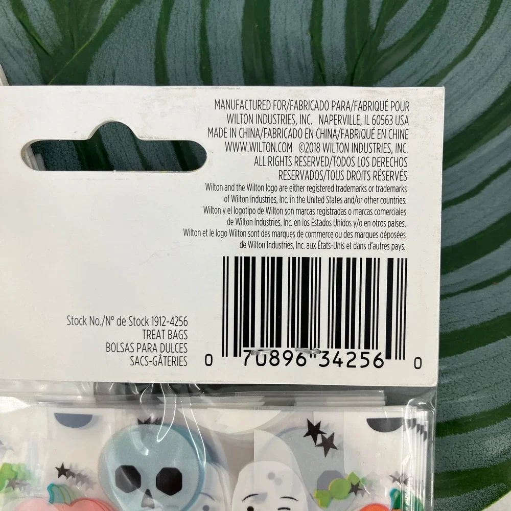 Wilton Clear White Multi-Colored Emoji Candy Ghost Plastic Twist Tie Treat Bags